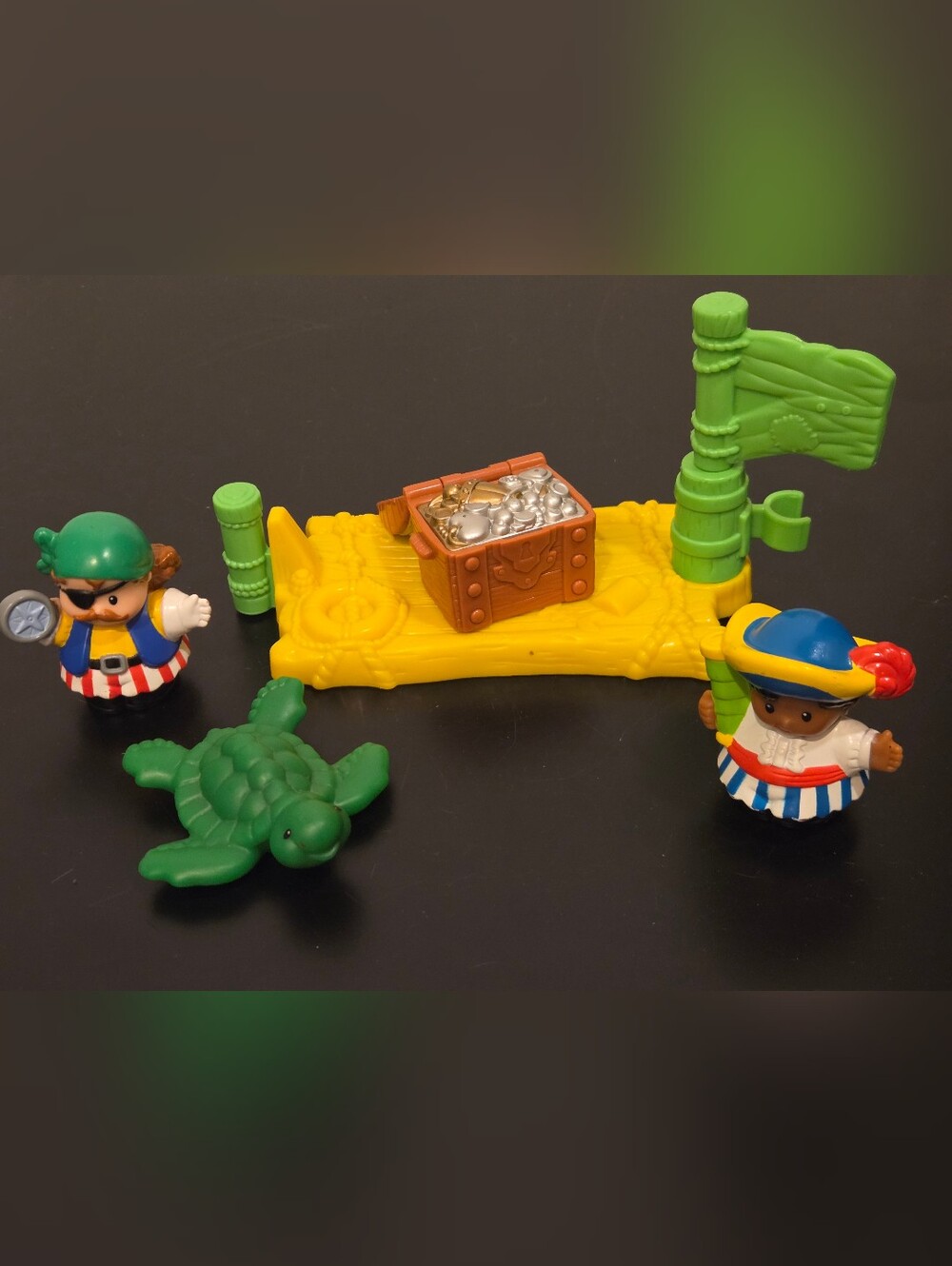 Little People Lil Treasure Hunt - Sea Turtle,  Treasure Chest & Pirates